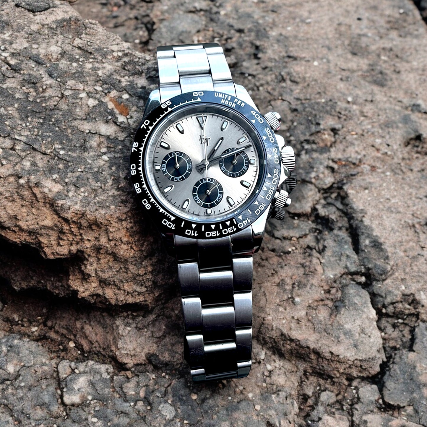Tona Chronograph